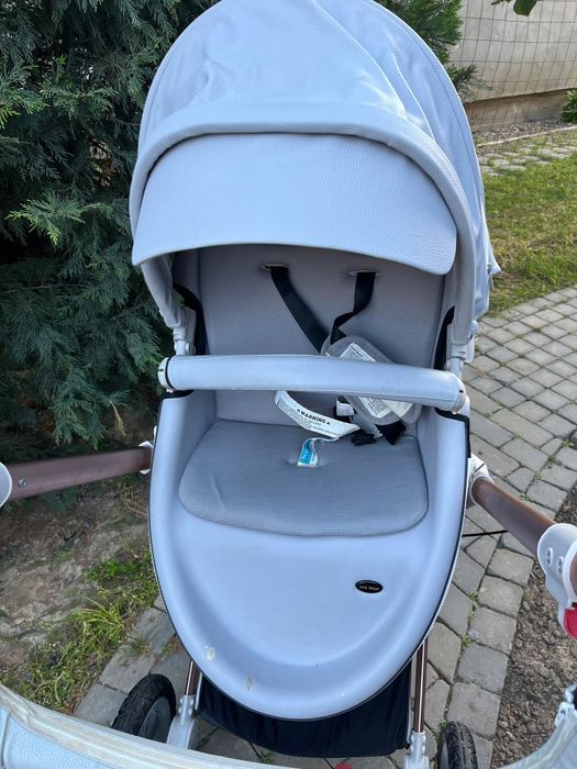 Vând cărucior hot mom