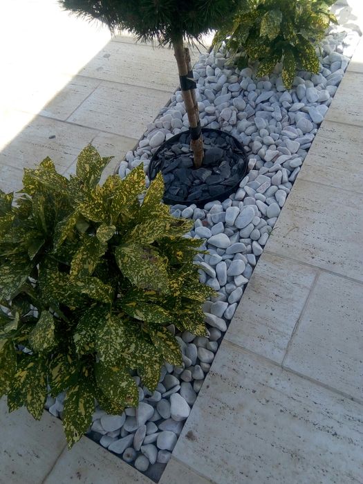 Nisip mărgăritar, piatra gri pământ gazon, sort pt beton constructii