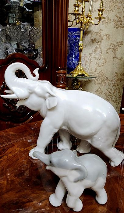 Фарфоровые слоны. Антиквариат. ЛФЗ. Дёшево !