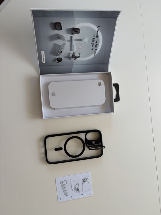 Husa iPhone 17 ESR Classic Hybrid HaloLock Kickstand, negru/transparenta