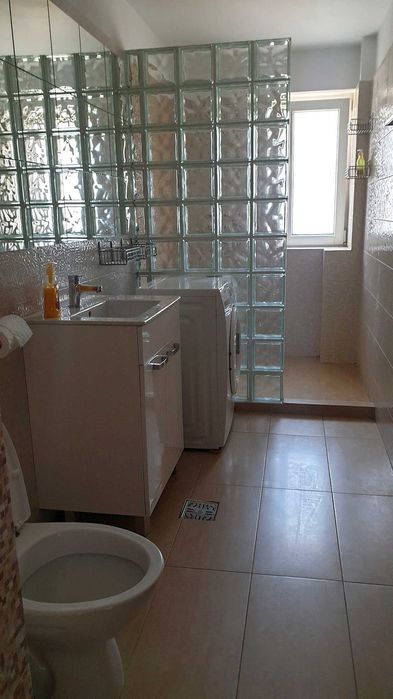 2 camere, decomandat, Bulevardul UNIRII – Piata ALBA IULIA, bloc MONOLIT, CENTRALĂ proprie