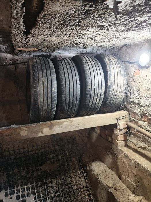 Диски с резиной.