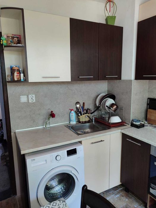 Продава се Двустаен апартамент в Добрич, Кралска зона - 78 кв.м за 1040 €/кв.м - Снимка #1