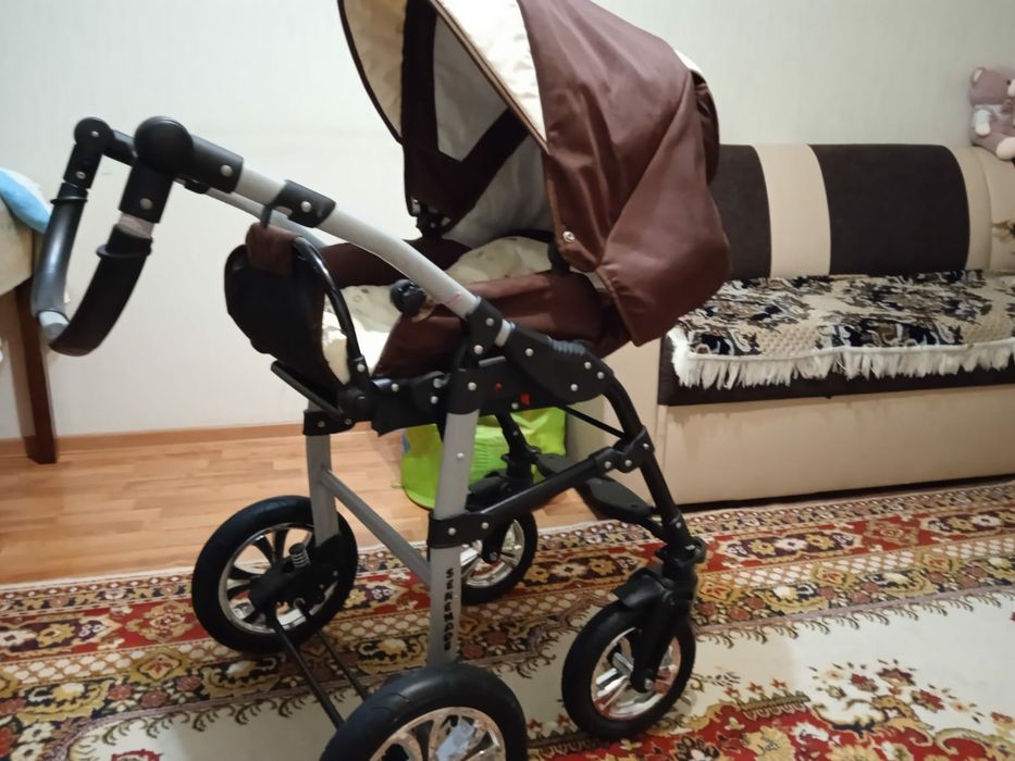 Детская коляска .