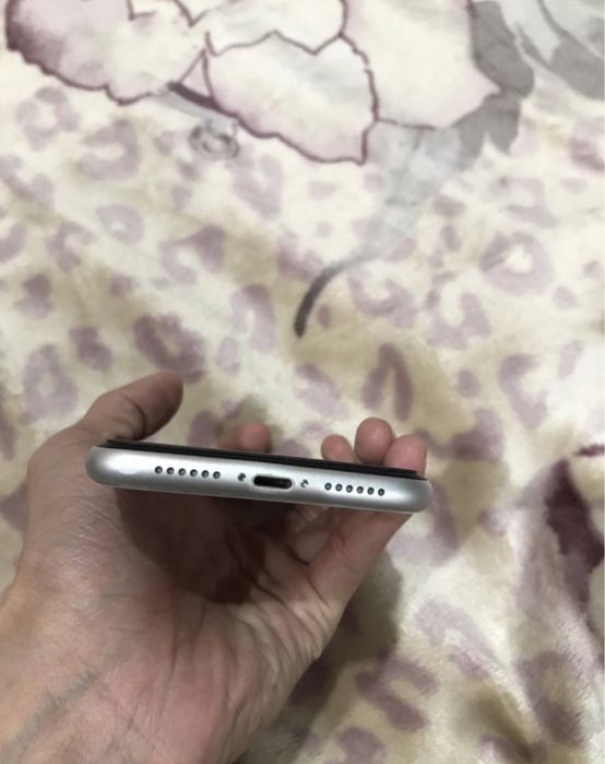 Айфон хр обмен на выше модель или продажа 60к срочно