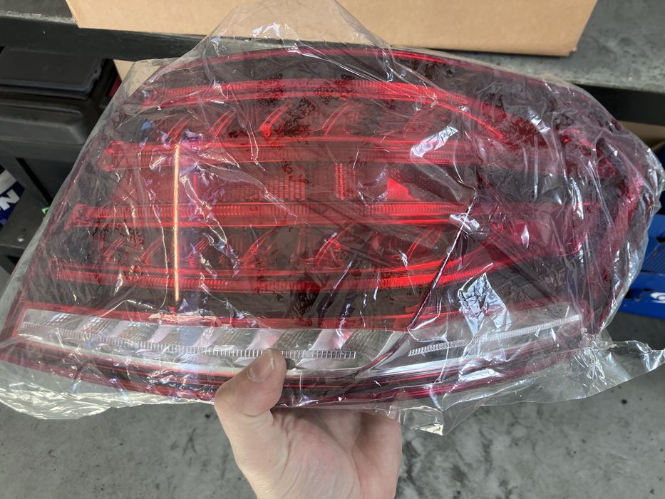 Lampa stop dreapta Mercedes E