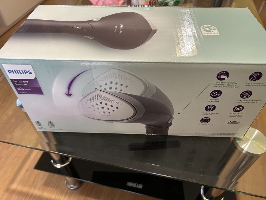 Уред за гладене с пара Philips STH7040