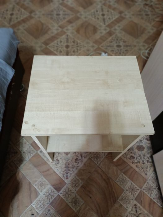 Продам тумбочку бежевая