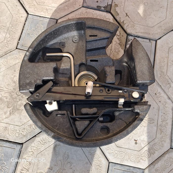 Бмв е60 запаска в сборе