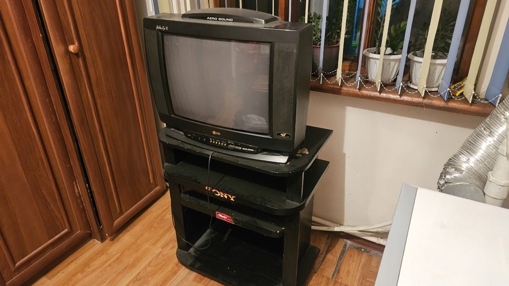 Продам телевизор