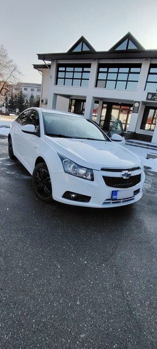 Chevrolet Cruze  1.6 benzina cu sistem multimedia