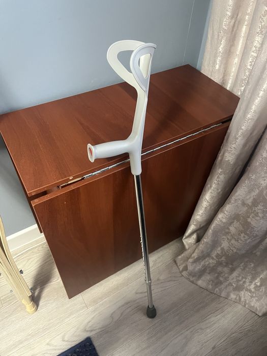 Костыль подлокотный