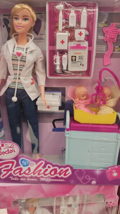 Кукла тип барби Barbie  доктор лекар и аксесоари