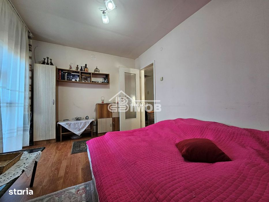 Casă eficientă energetic, cu panouri solare, într-o zonă liniștită – S