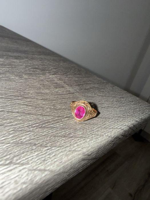 Inel vintage aur 14K (585) cu piatră naturală rubinie