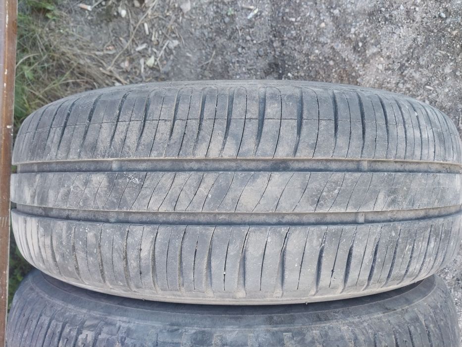 4 шины Michlen 185 65 R14.