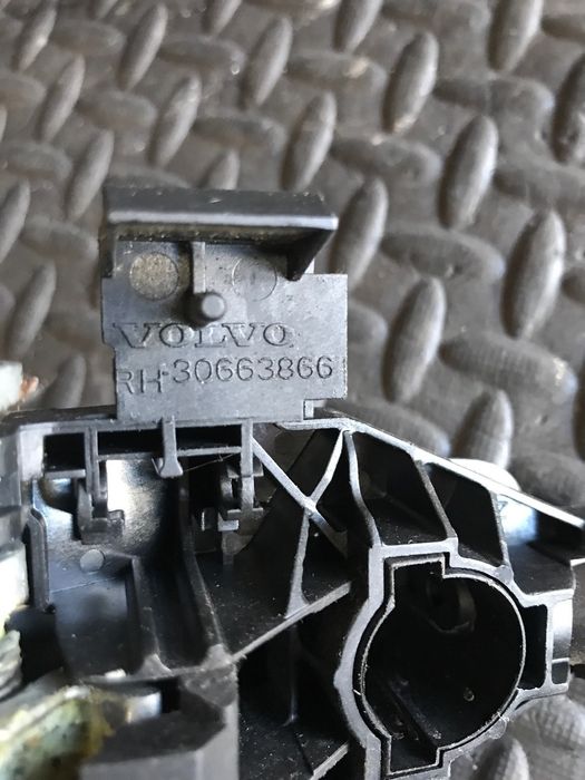 Предна лява външна дръжка за врата сива за Volvo V50 (2004-2010) 30663866