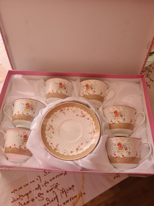 Продам посуду  в хорошем состоянии