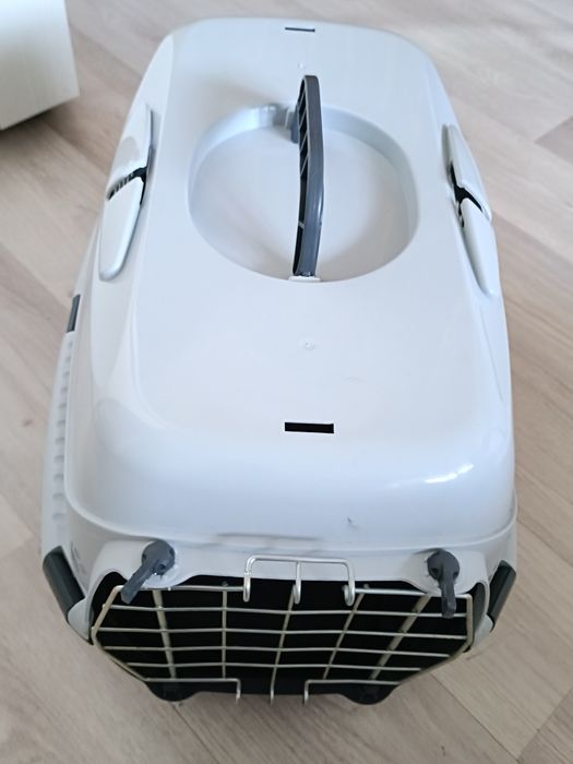 Переноска для питомцев