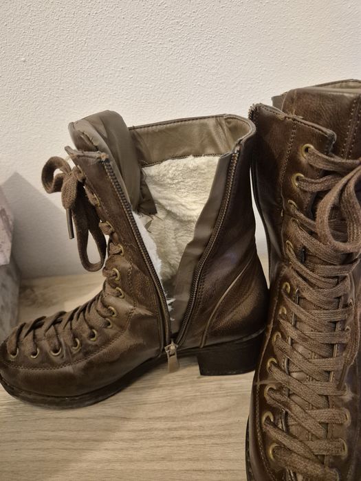 Ghete marou cu șiret