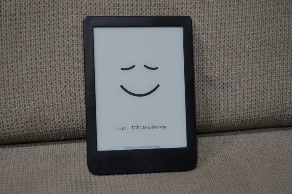 eBook Reader Tolino Shine 3 – Ecran E-Ink Carta 300 PPI, Iluminare smartLight (Temperatură Culoare Caldă/Rece), 8GB, Wi-Fi