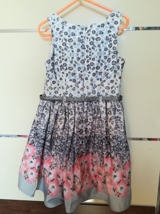 Next рокля и пончо