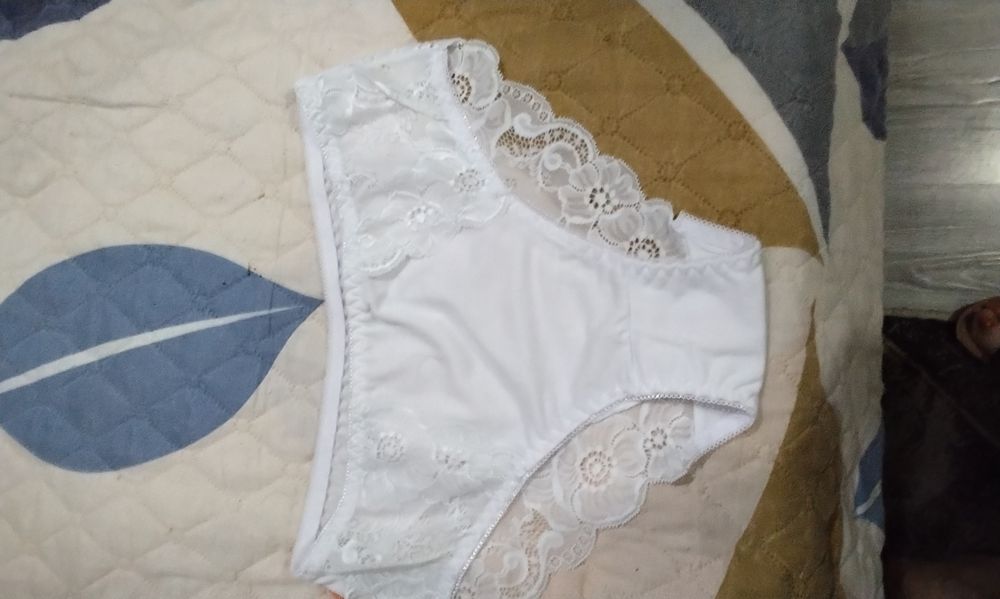 Продаю трусики для девочек красивые  новые