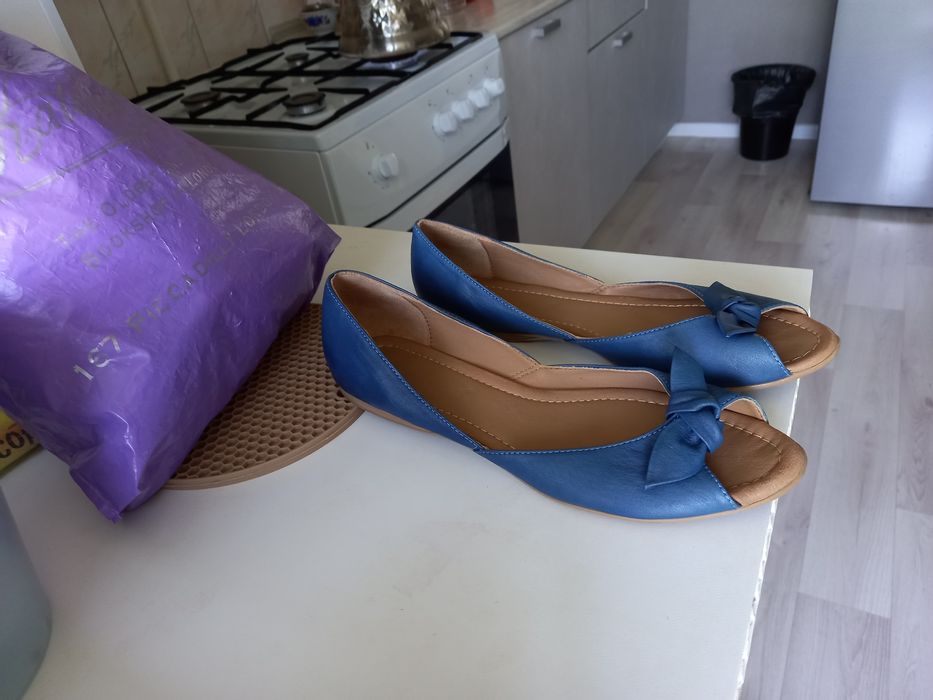 Продам балетки кожаные