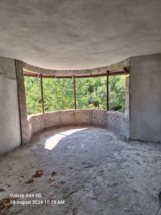 Casa parter + etaj la gri