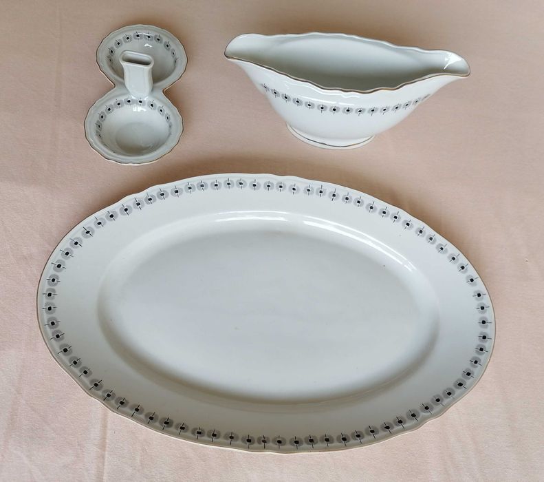 Порцеланов сервиз а хранене