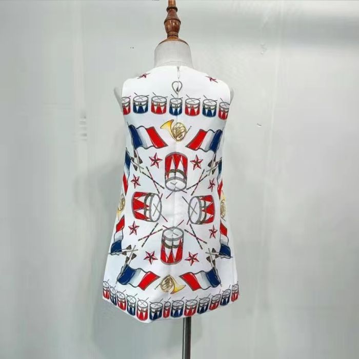 Нарядное детское платье. Новое. Рост 140
