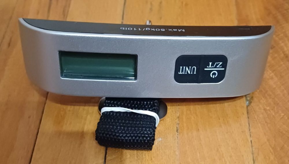 1. Cantar electronic bagaje de mana. Pentru bagaj avion.