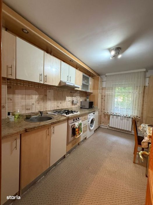 Apartament 3 camere, 64 mp, cartier Obcini