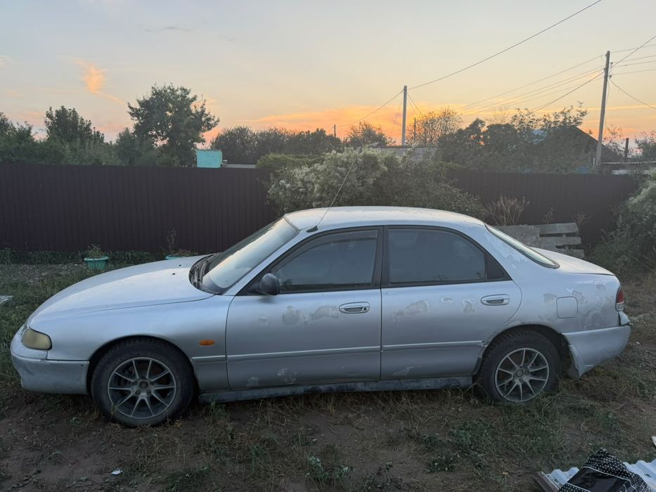 Продам Мазду Кронос