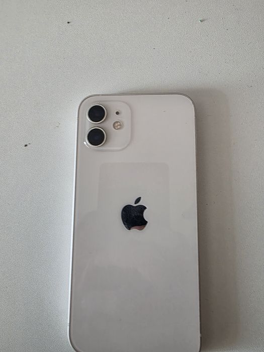 Продам Iphone 12