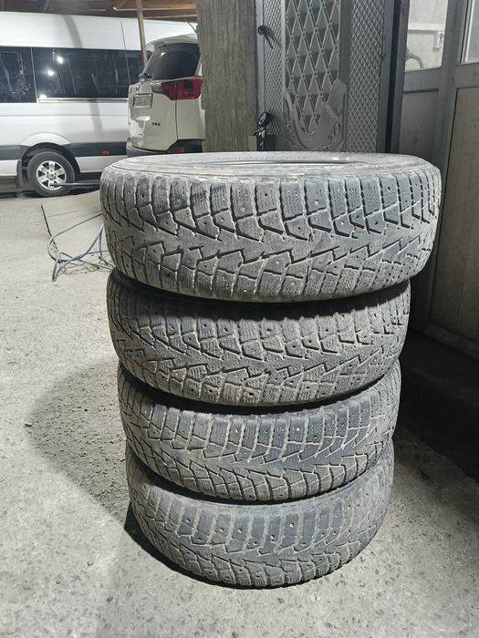 Шины зимние продам