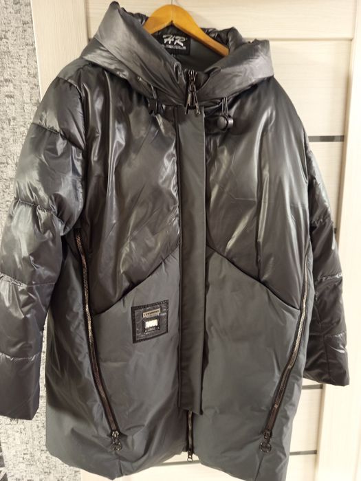 Продам куртку женскую