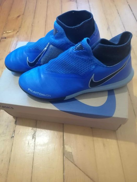 Маратонки за футбол в много добро състояние 41 номер