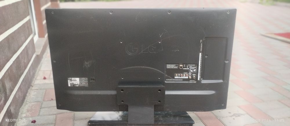 Телевизор LG в хорошем состоянии