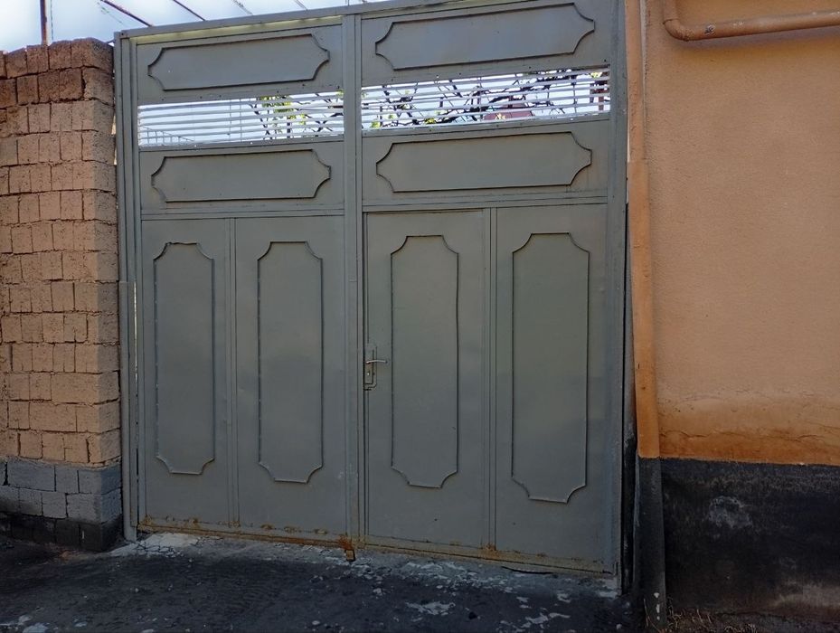 Hovli sotiladi ( Chashmayi Hizr koʻchasida joylashgan )