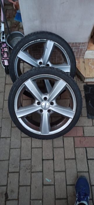 Vand jenti cu cauciucuri vara 225 35 18 si 275 40 2