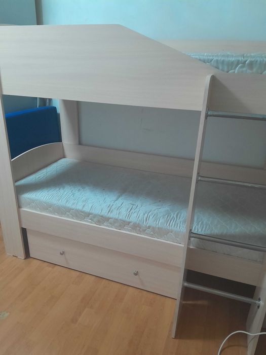 Продам 2-х ярусную кровать