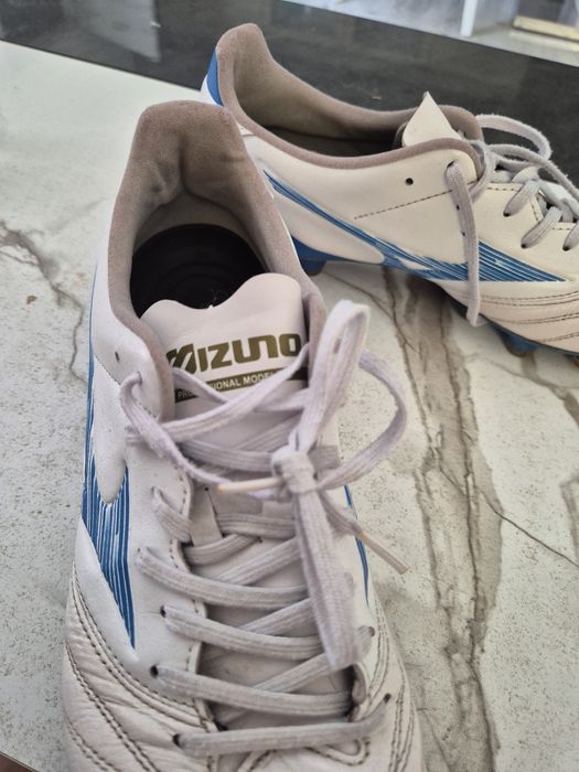 Футболни обувки калеври