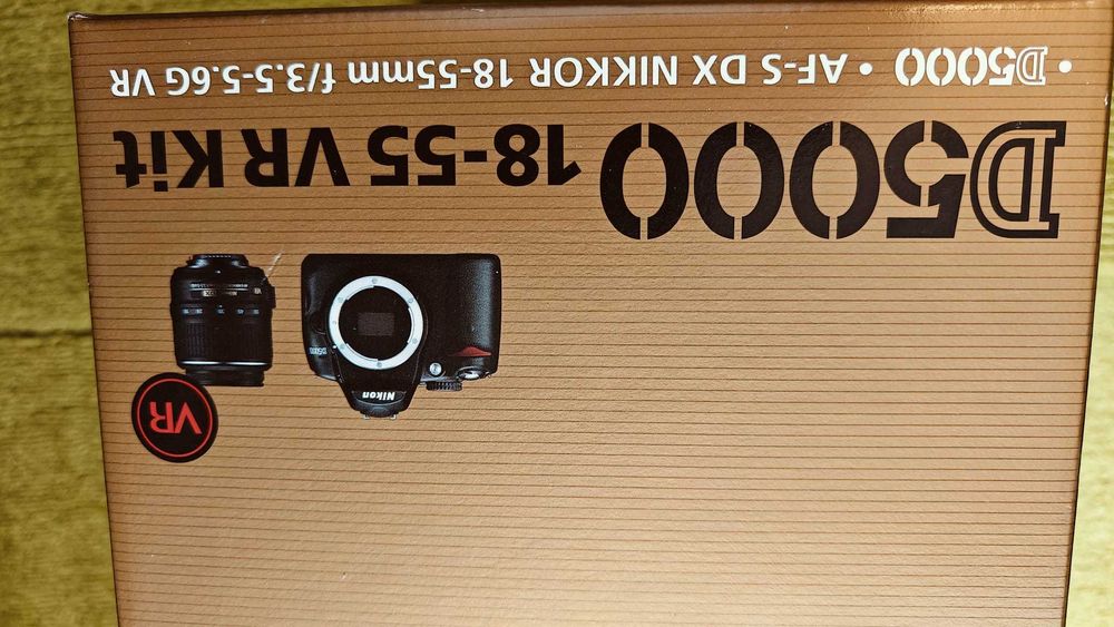 Kit Aparat Foto Nikon D5000 + Obiectiv 55-200 mm