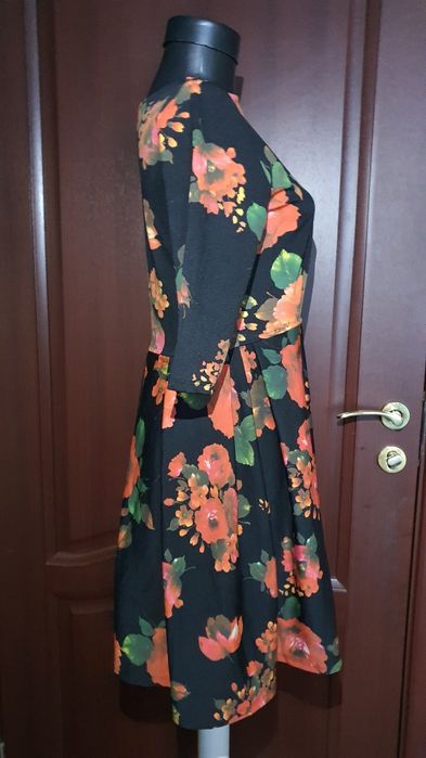 Rochie cu flori scurta midi Atmosphere