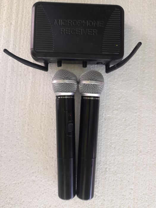 set doua microfoane wireless Gemini / Proel. /.  Voocopro