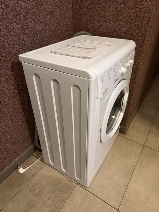 Пералня,  (5кг) Indesit модел IWSC 51051 CECO EU.M