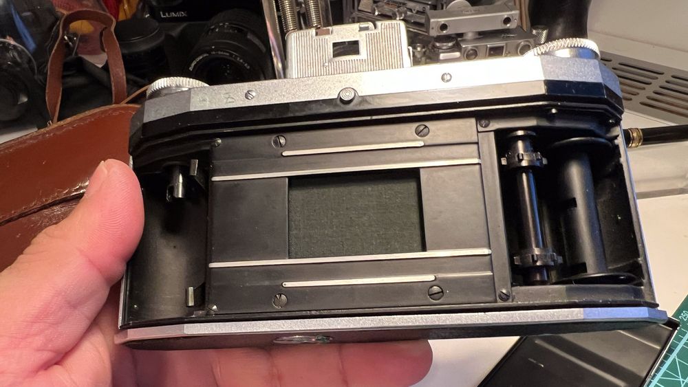 Praktiflex FX cu lentilă Carl Zeiss Jena Biotar 2/58 mm T - M42