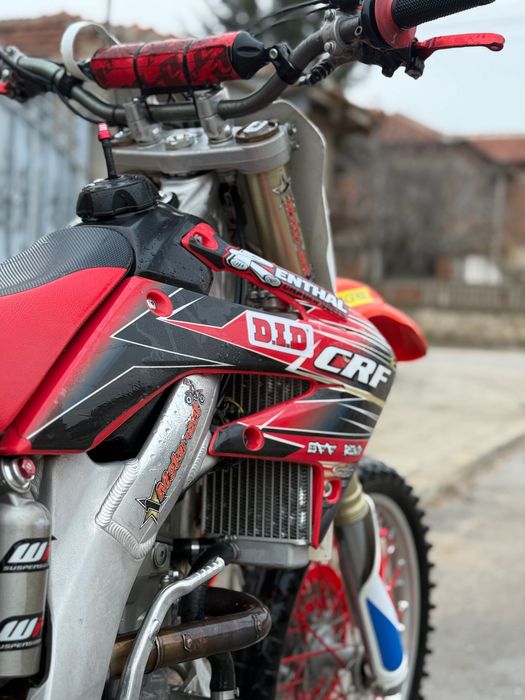 Здравейте продавам Honda crf250r с коментар на място