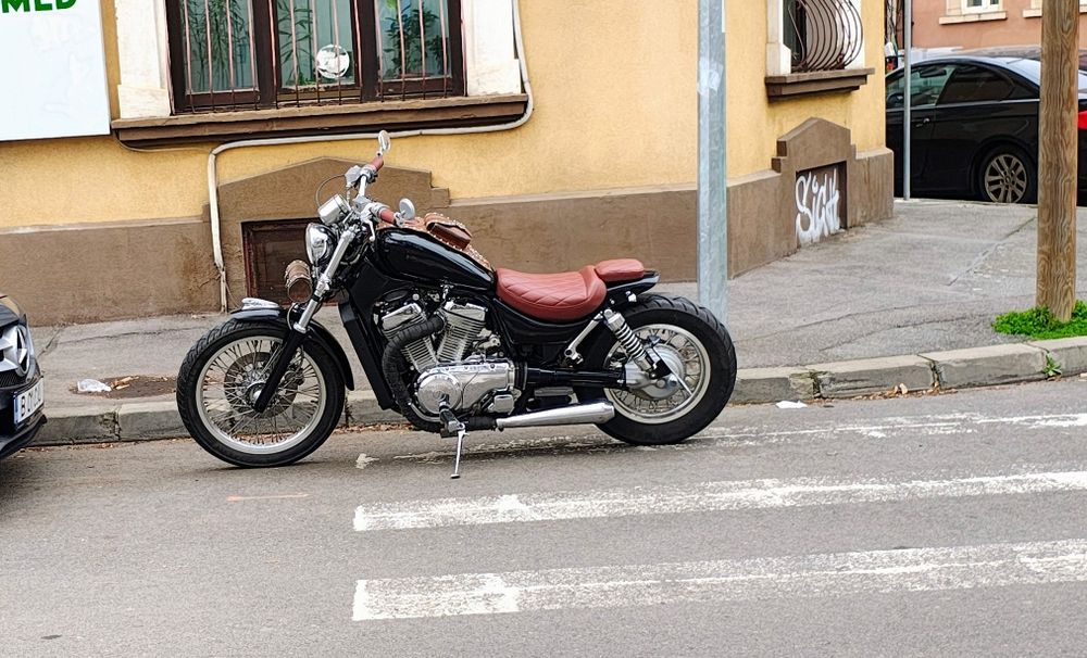 Intruder  Chopper bobber frumos făcut , Suzuki Intruder vs800.